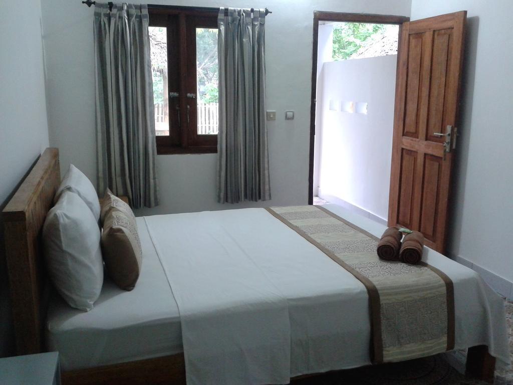 Putri Homestay กิลิเมโน ภายนอก รูปภาพ