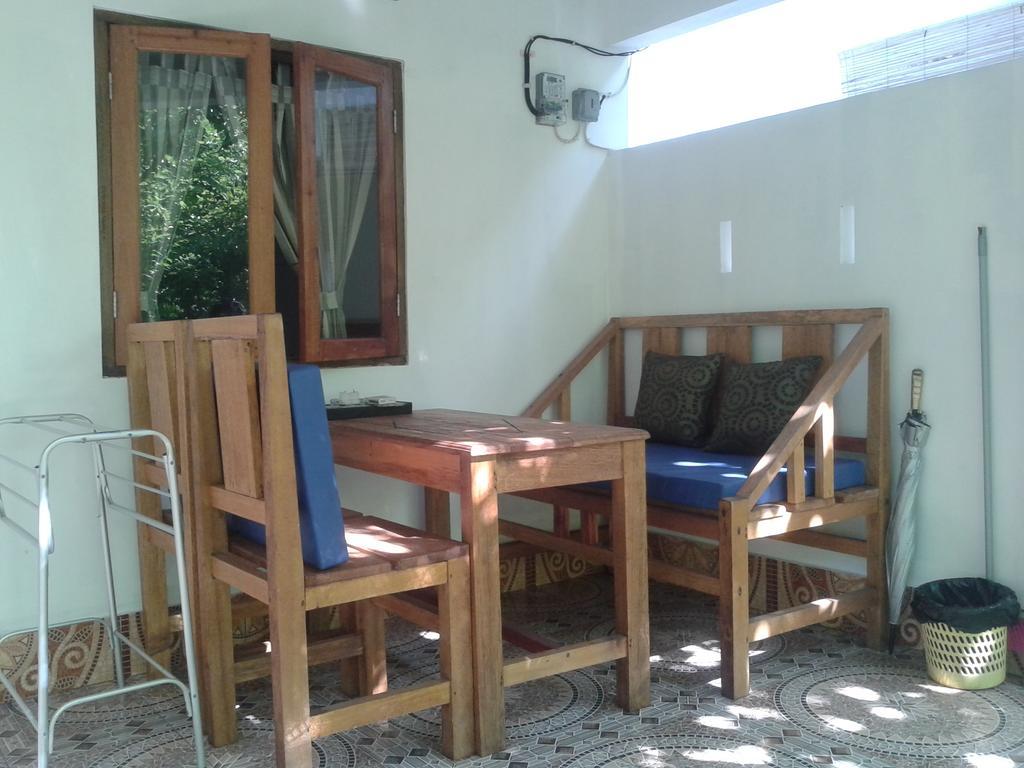 Putri Homestay กิลิเมโน ภายนอก รูปภาพ