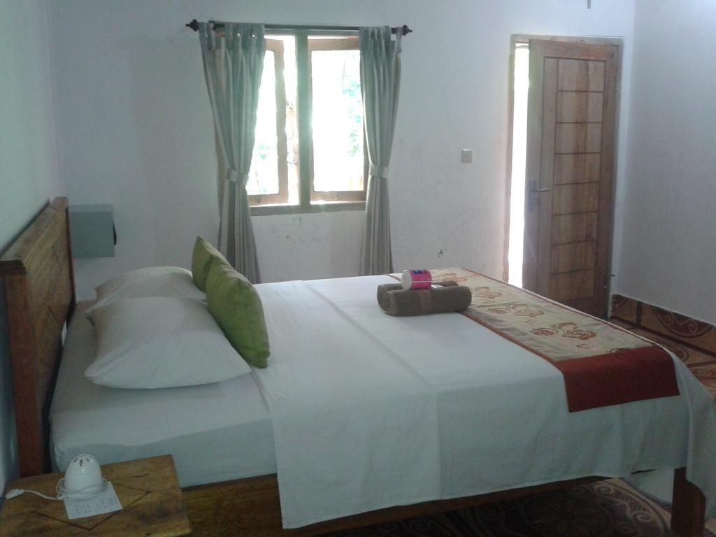 Putri Homestay กิลิเมโน ภายนอก รูปภาพ