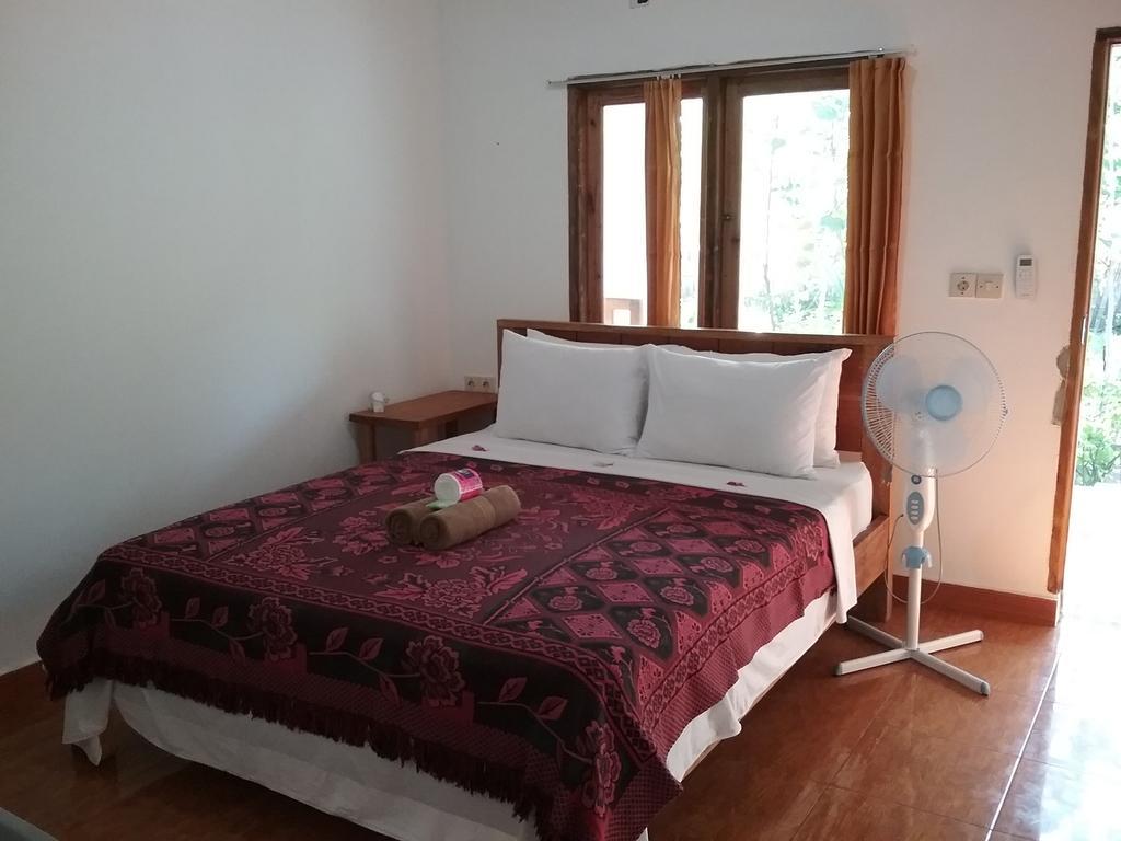 Putri Homestay กิลิเมโน ภายนอก รูปภาพ