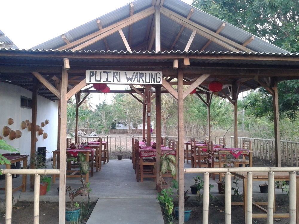 Putri Homestay กิลิเมโน ภายนอก รูปภาพ